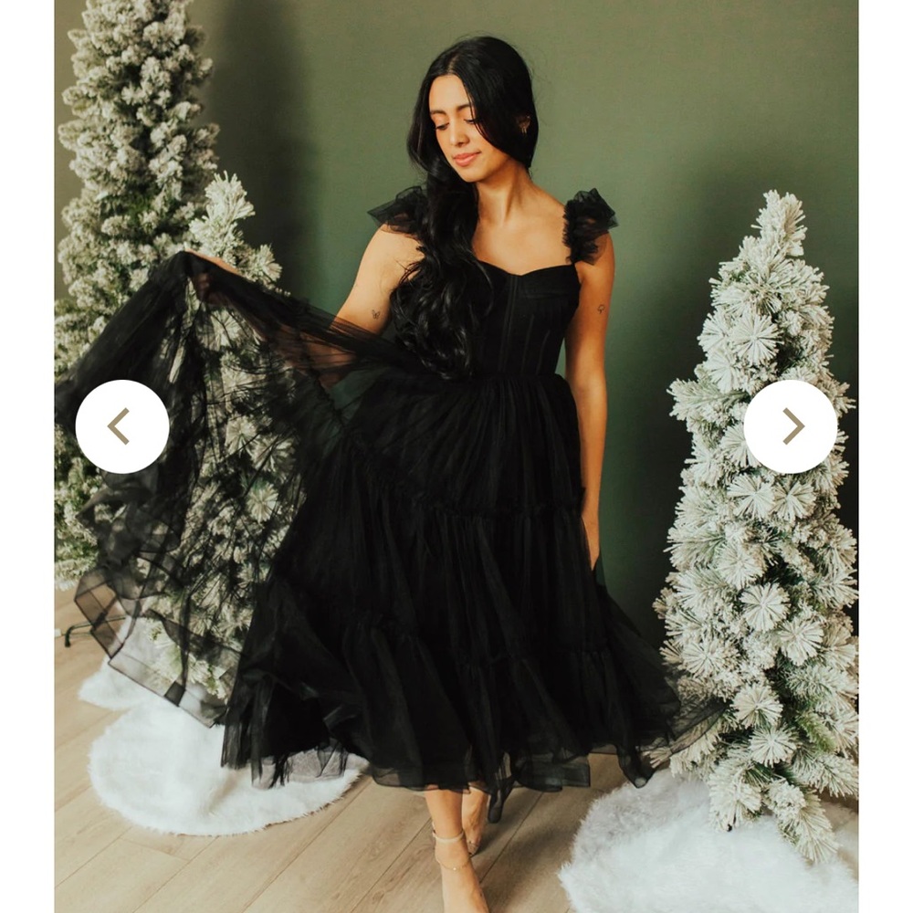 Avagowns Mia Dress Black - Size “Divine” (14) NWT